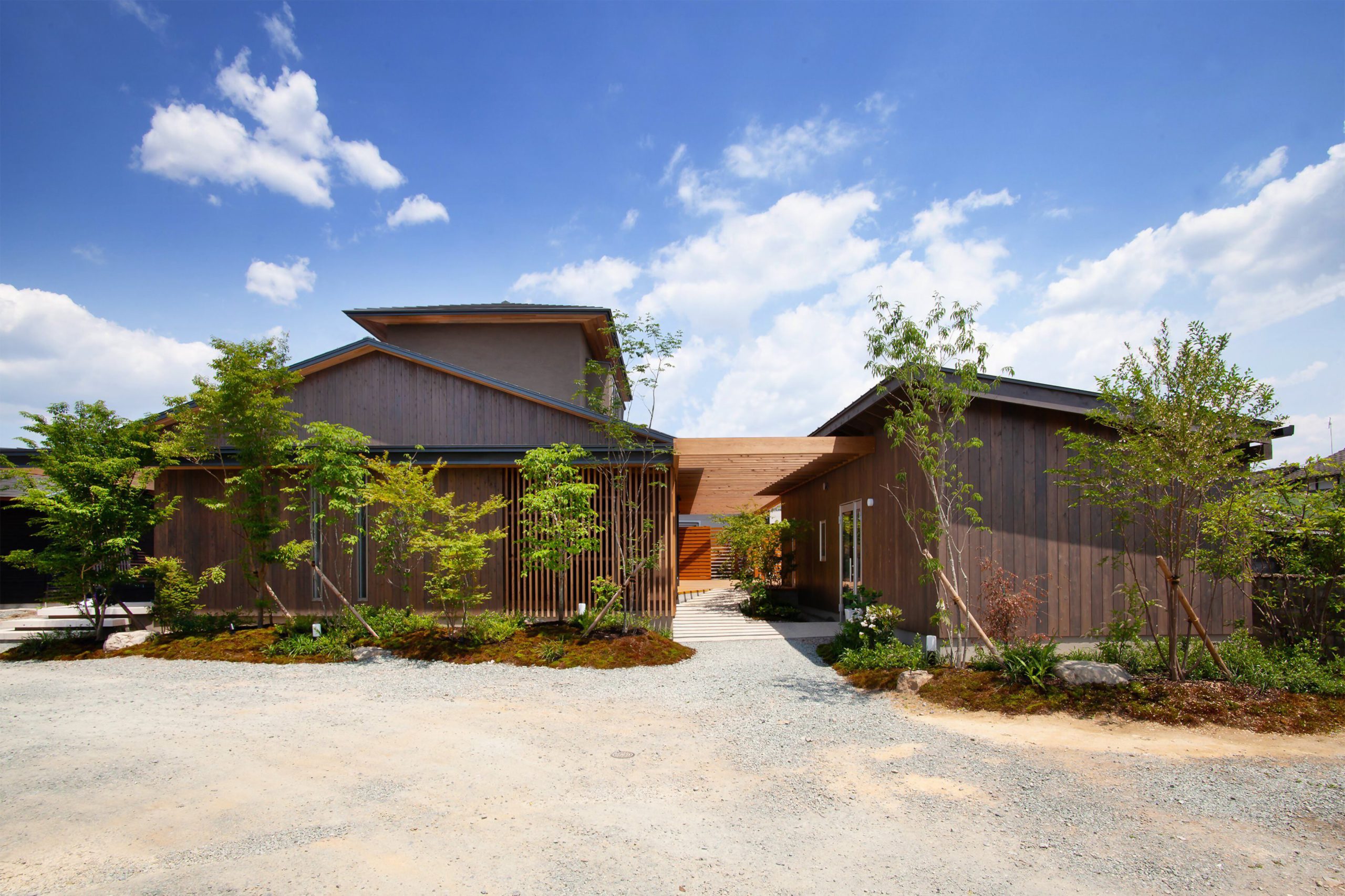 PERGOLA HOUSE ―時・町並み・公私・暮らしをつなぐ―