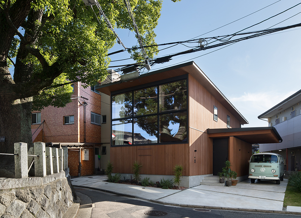 HOUSE W